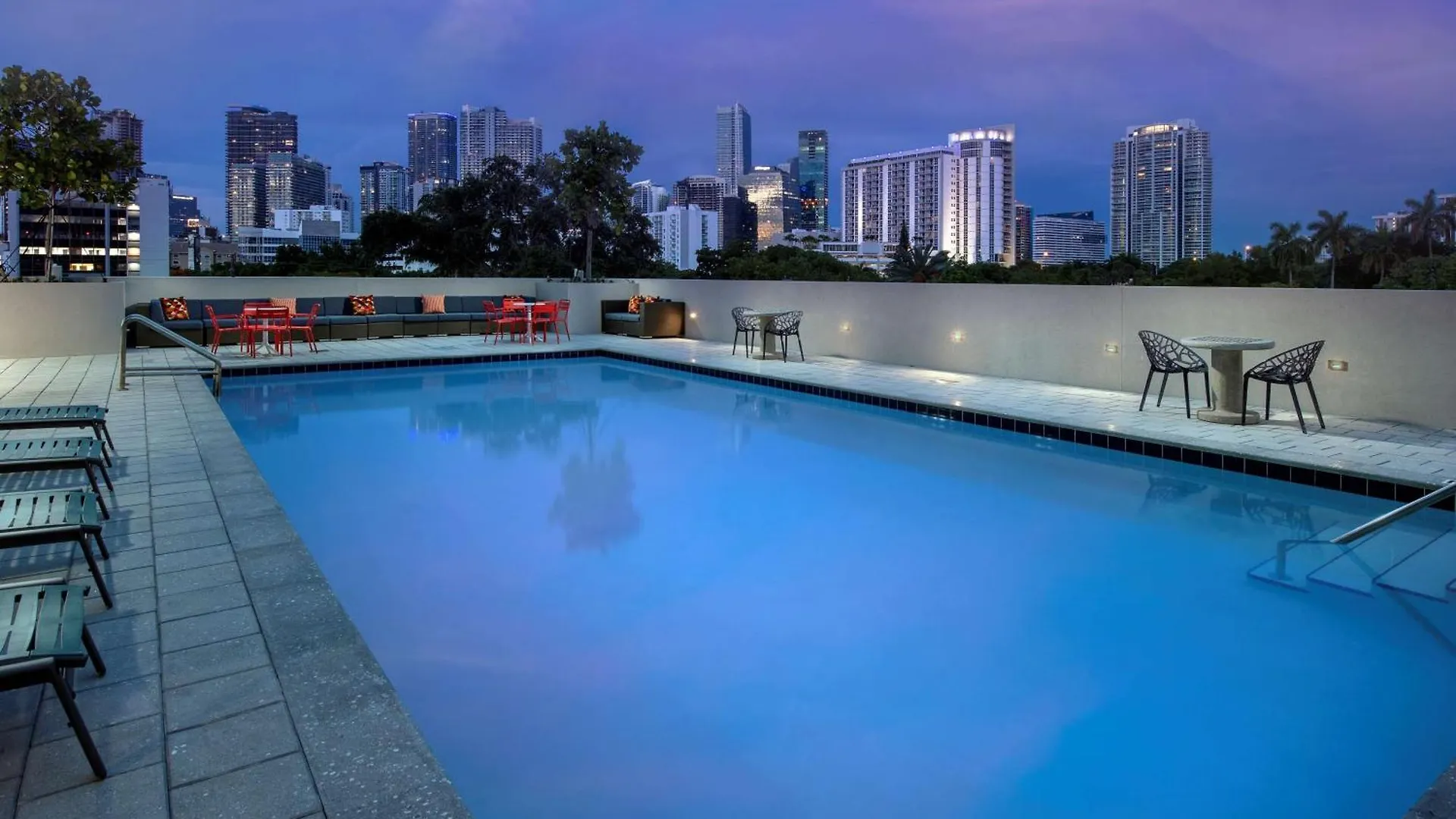 Tru By Hilton West Brickell 3*