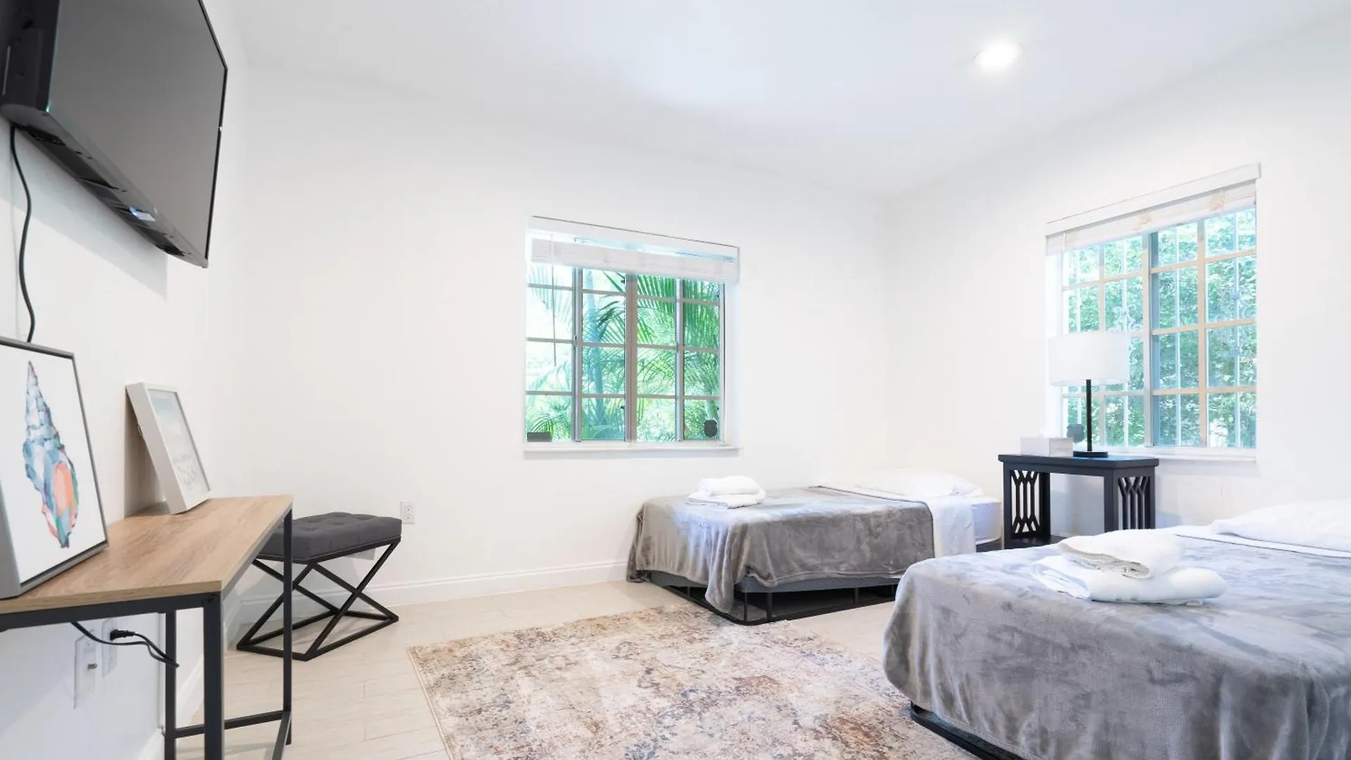 Art Deco Heated Pool Jacuzzi Very Private House On A Quite Street Close To Design District 10 Minutes From The Beach - Βίλα *