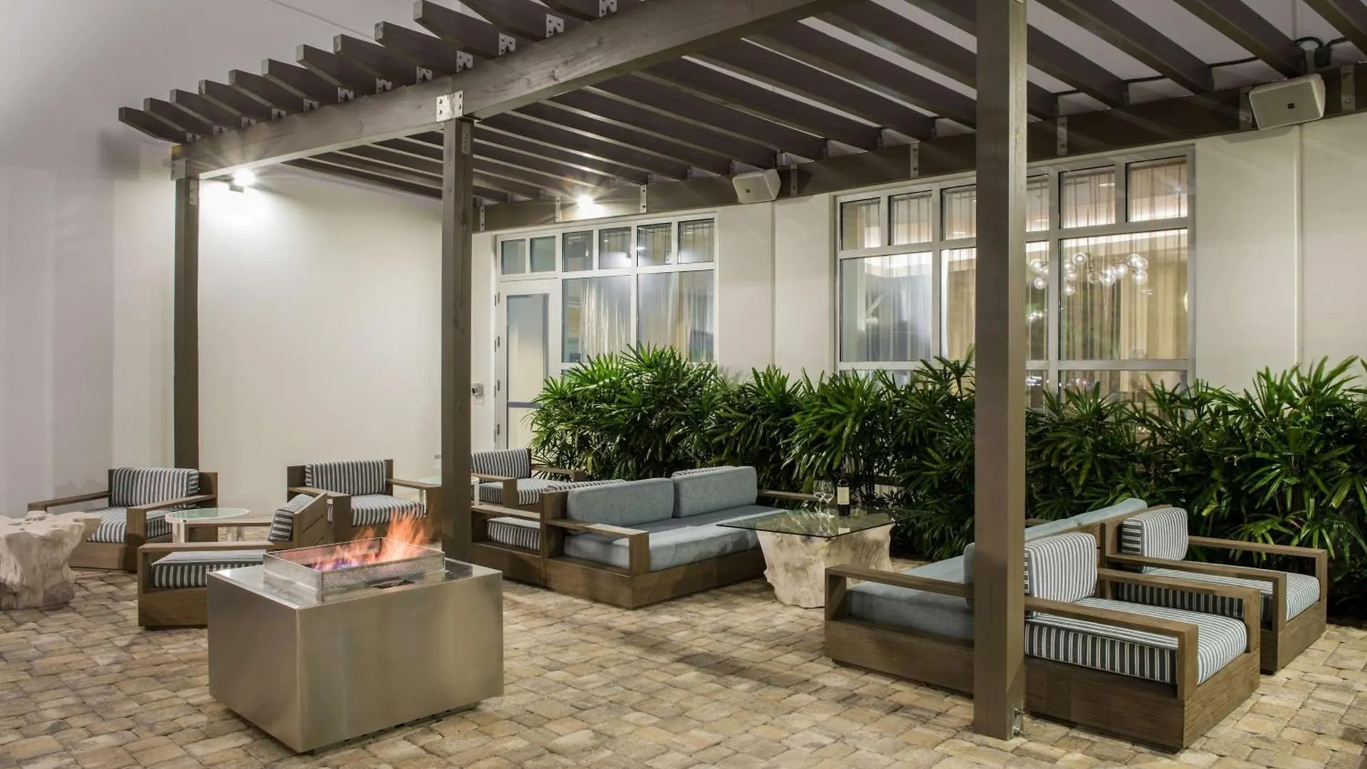 Hotel Homewood By Hilton Miami Dolphin Mall