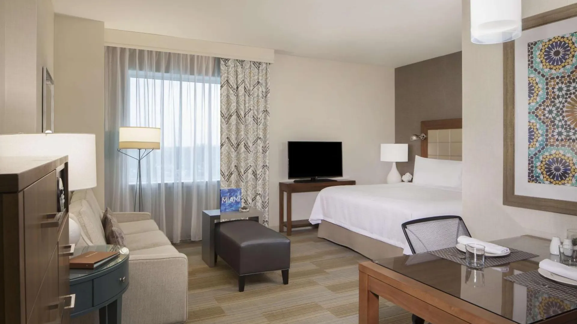 Hotel Homewood By Hilton Miami Dolphin Mall