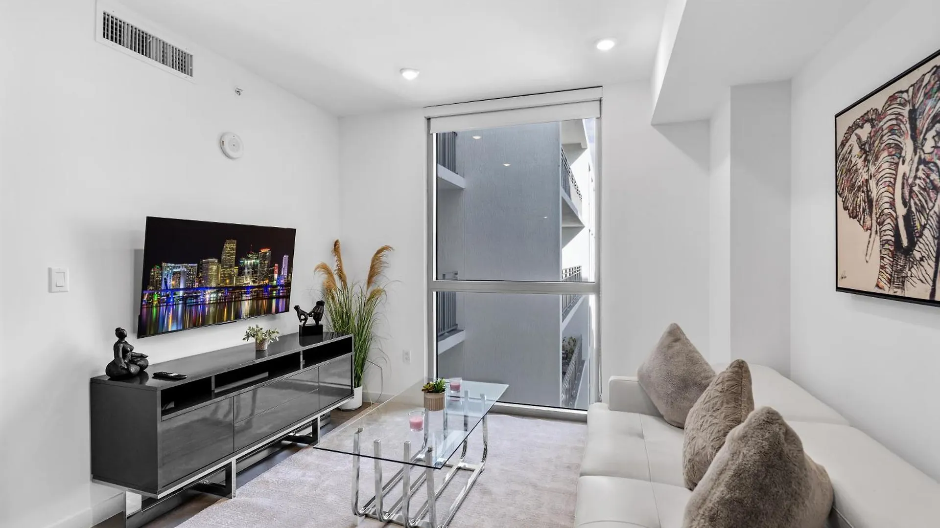 Prime Location 1-bed Retreat With Free Parking * מיאמי