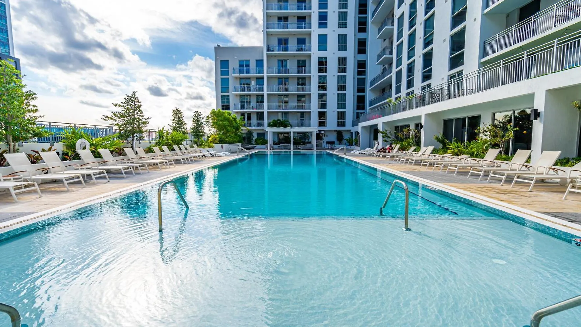 Prime Location 1-bed Retreat With Free Parking מיאמי