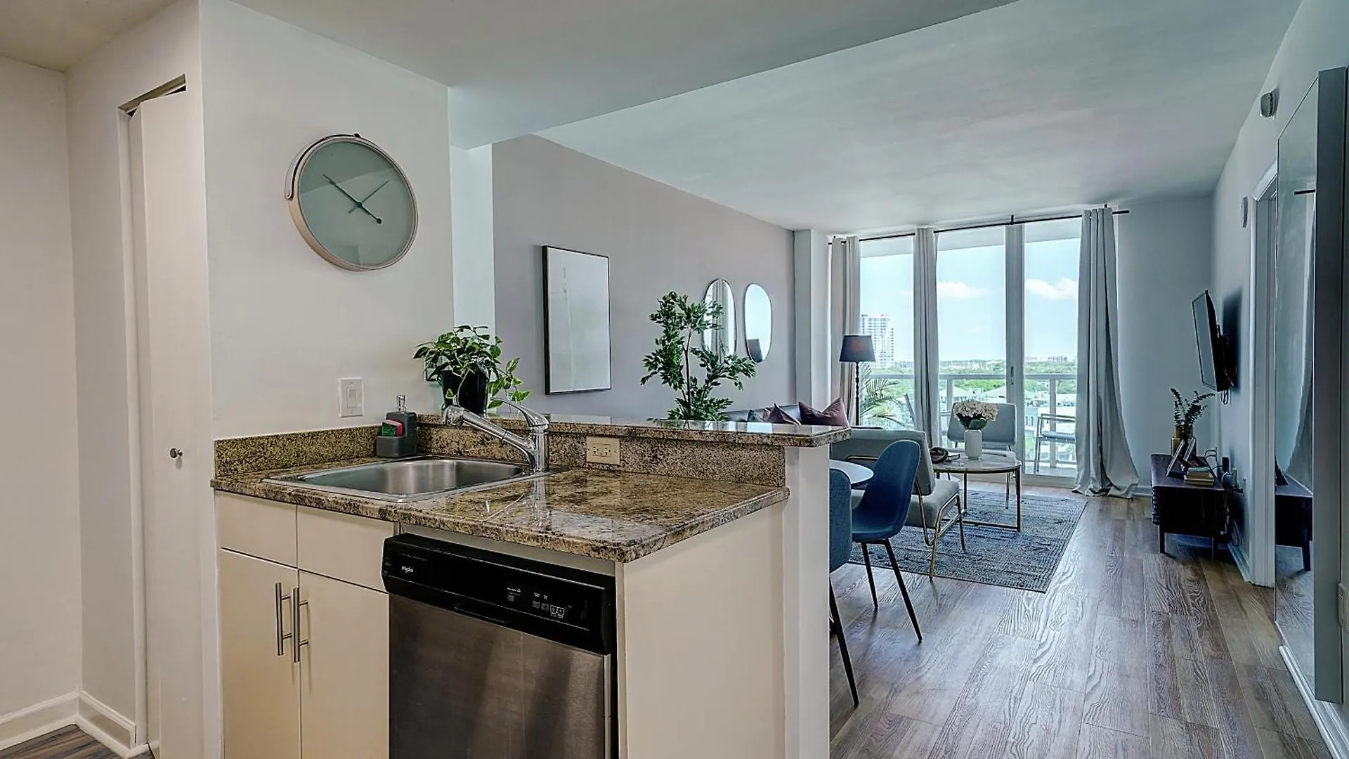 別荘 Coconut Grove 1 Bedroom Parking Included *