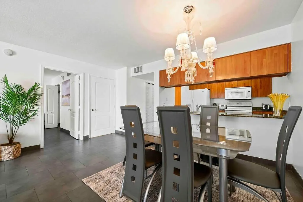 Luxury 1 Bdr • 30th Floor • Brickell • Water Views *