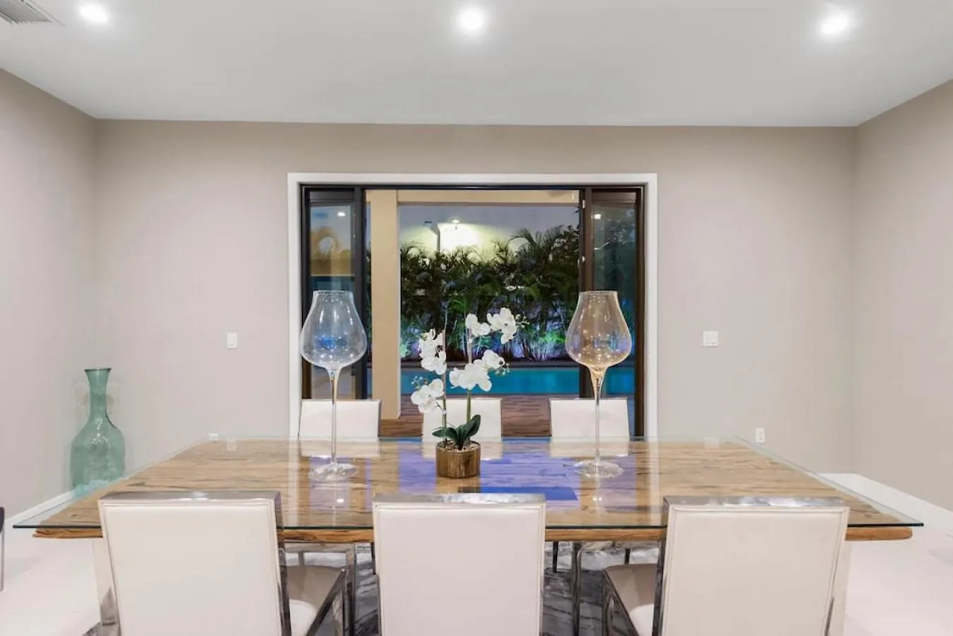 Granada Modern Luxury In Massive Mansion With Heated Pool