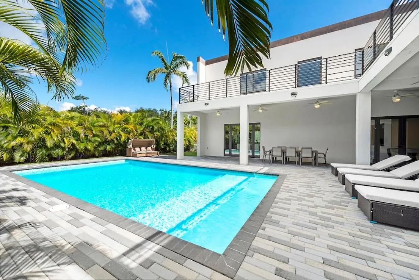 Granada Modern Luxury In Massive Mansion With Heated Pool *
