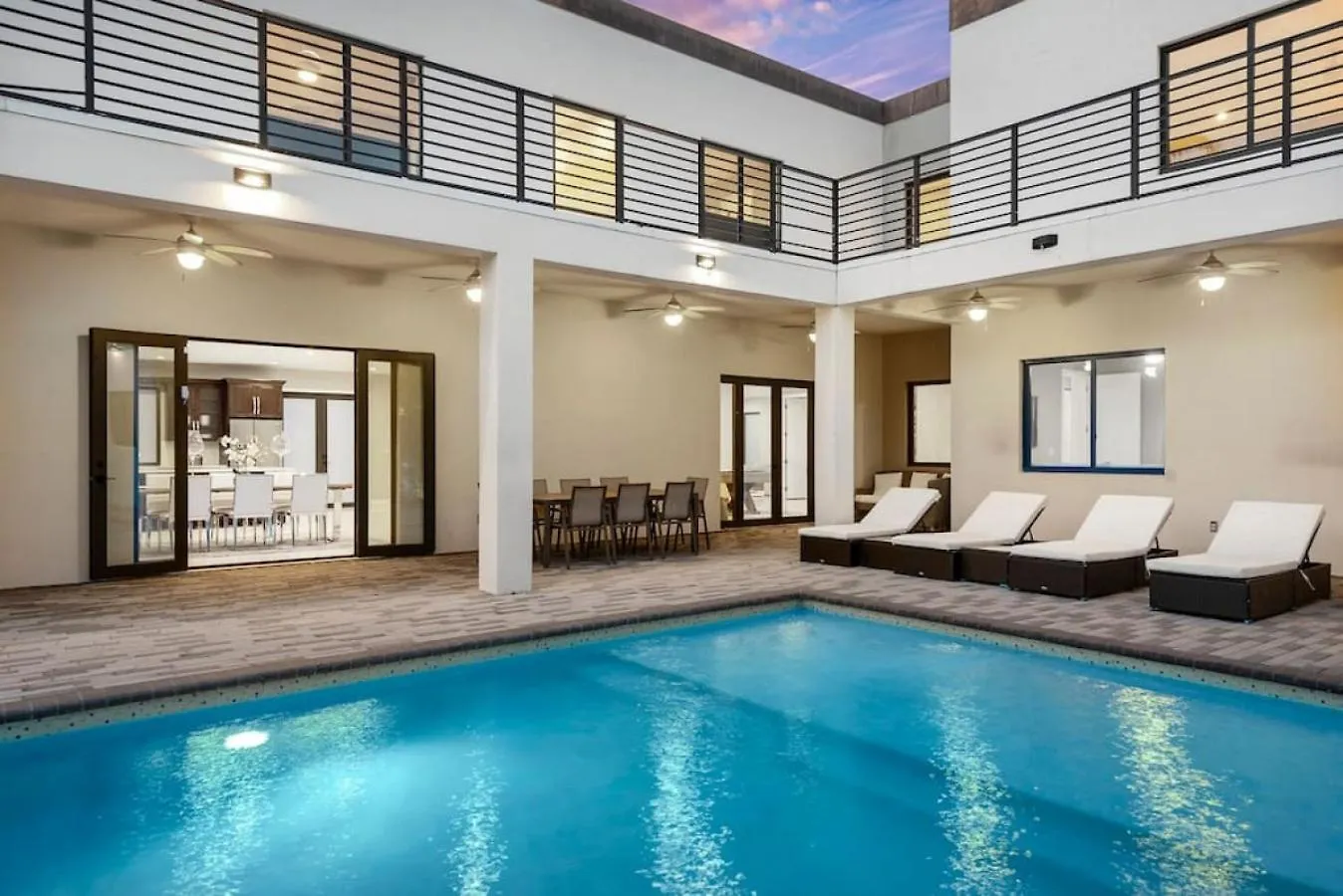 Granada Modern Luxury In Massive Mansion With Heated Pool Villa