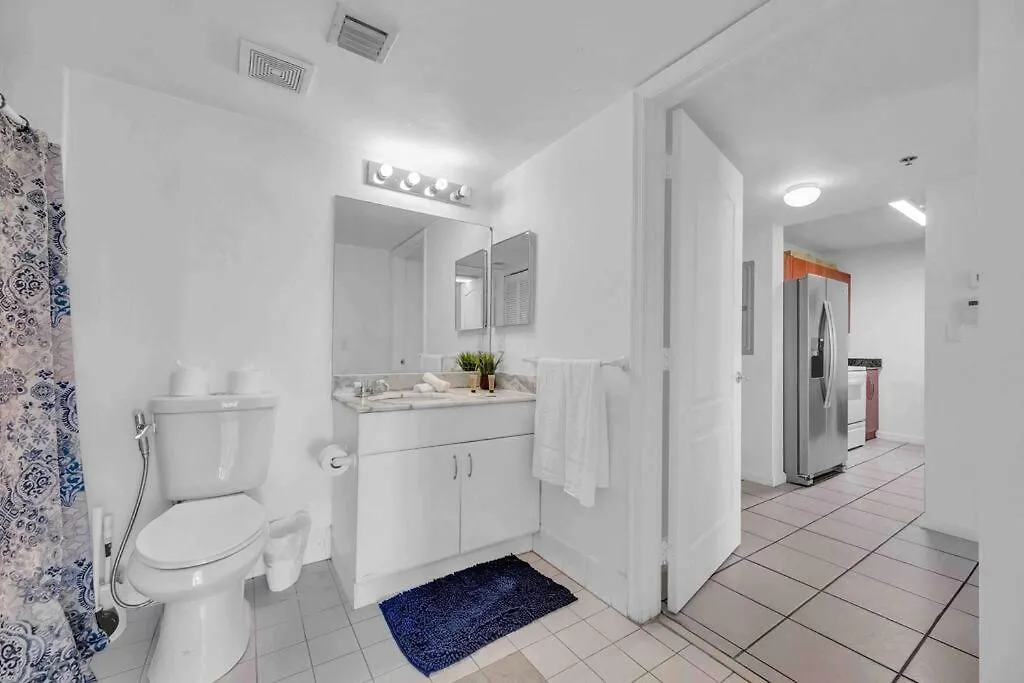 Lux 1 Bdr 1 Bth • Brickell • Pool & Ocean Views Апартаменты