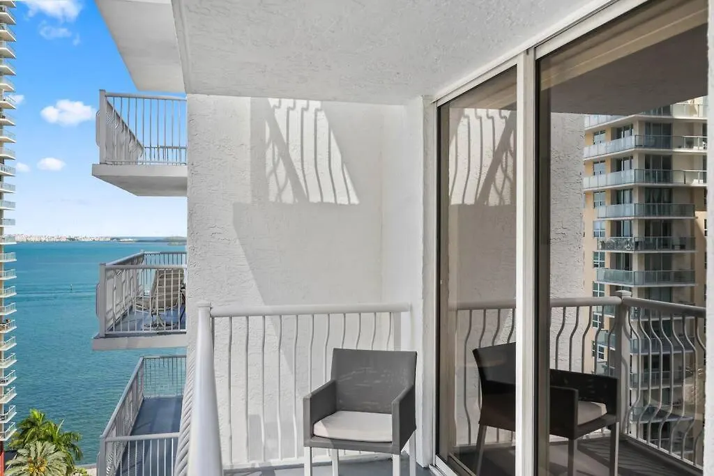 Splendid 1 Bed • Brickell • Water Views *