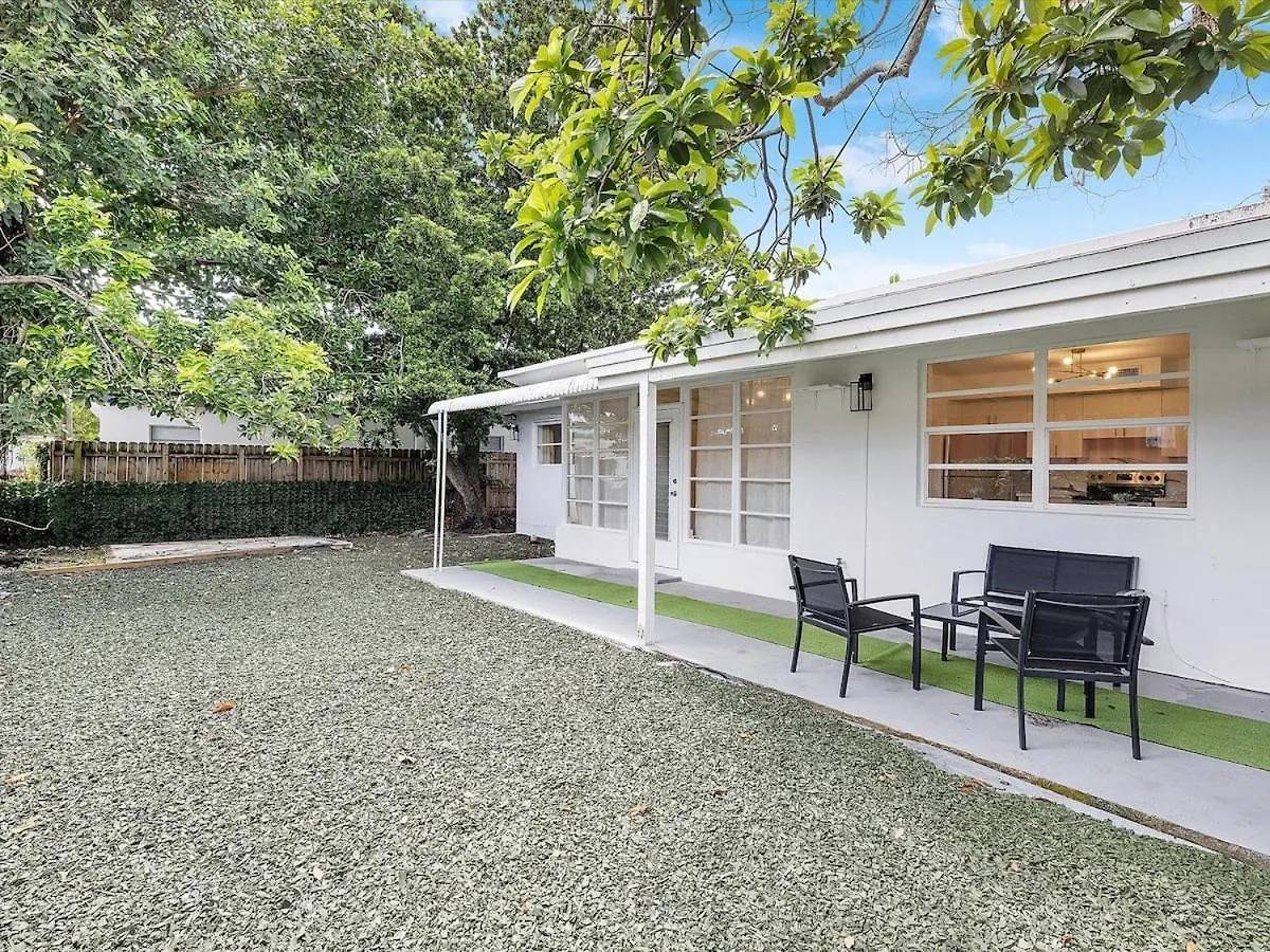 3br Newly Renovated In 15 Min To Holiday home Miami