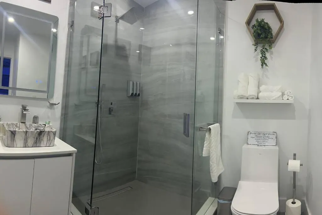 Cozy Apartment, With Separate Entrance * Miami