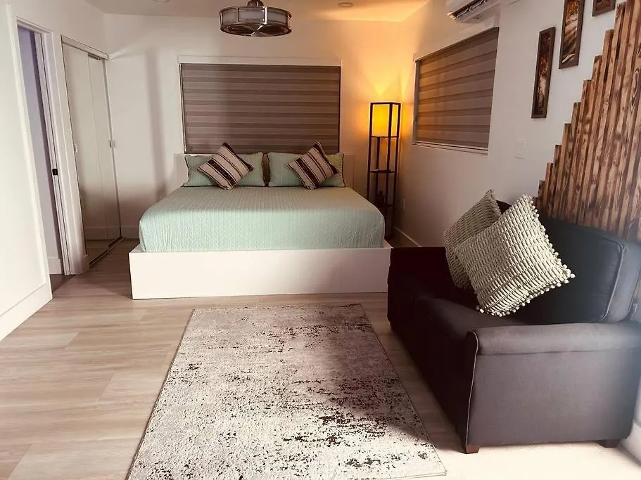 Cozy Apartment, With Separate Entrance Apartment