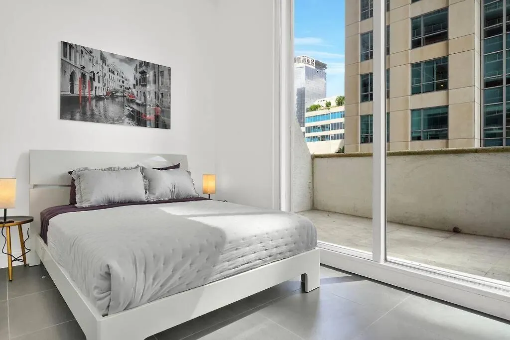 Brickell 3 Bedrooms High Ceiling Loft Apartmán *