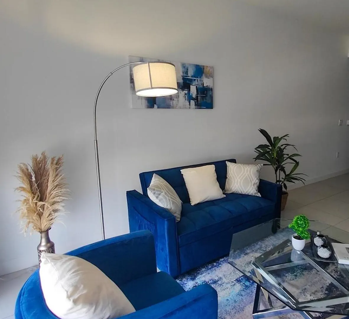 Apartment Style 1-bdrm Downtown Doral