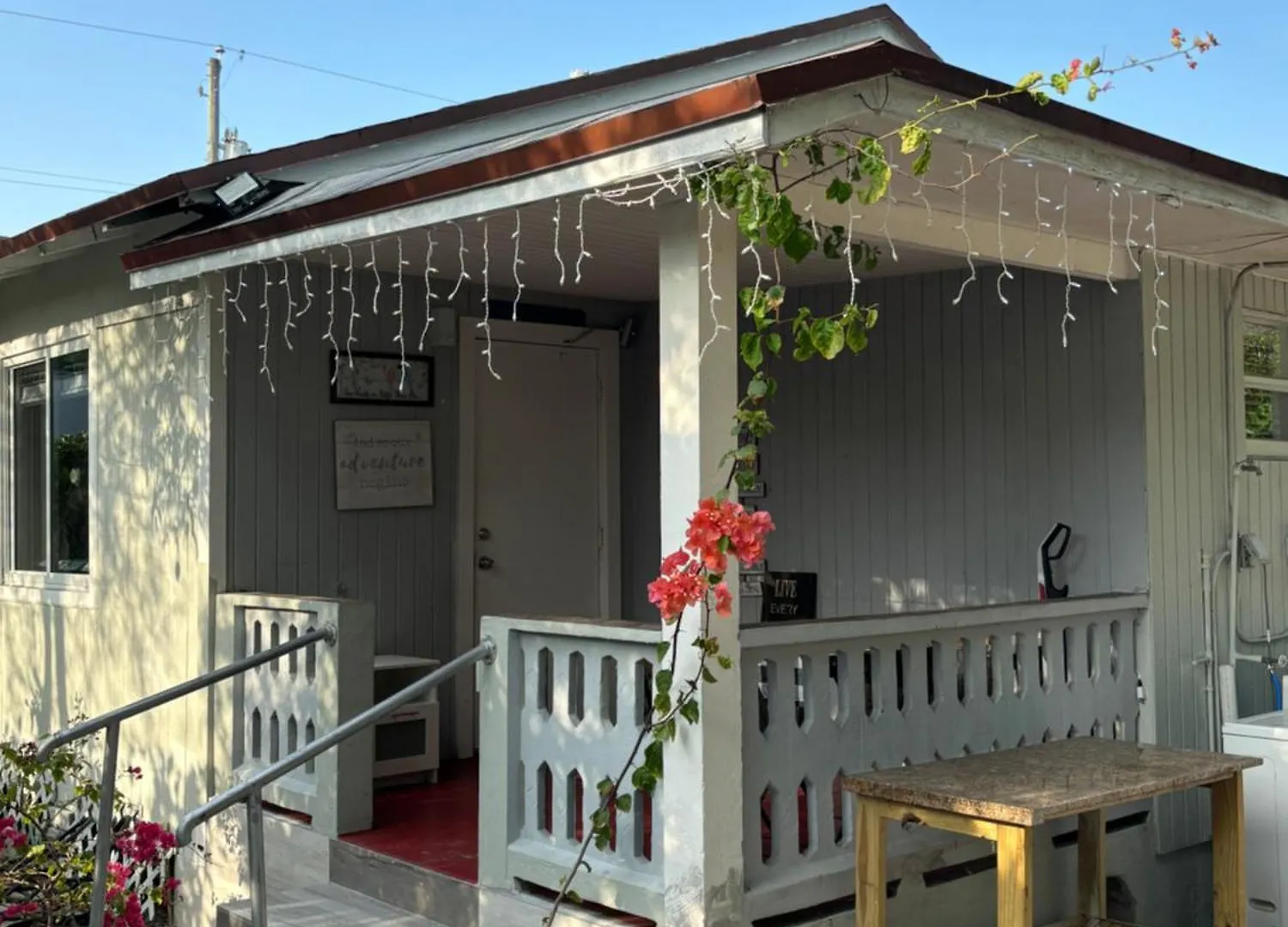 Deluxe In Location In A 2 Bedrooms Unit - Parking, Laundry And Luggage Storage