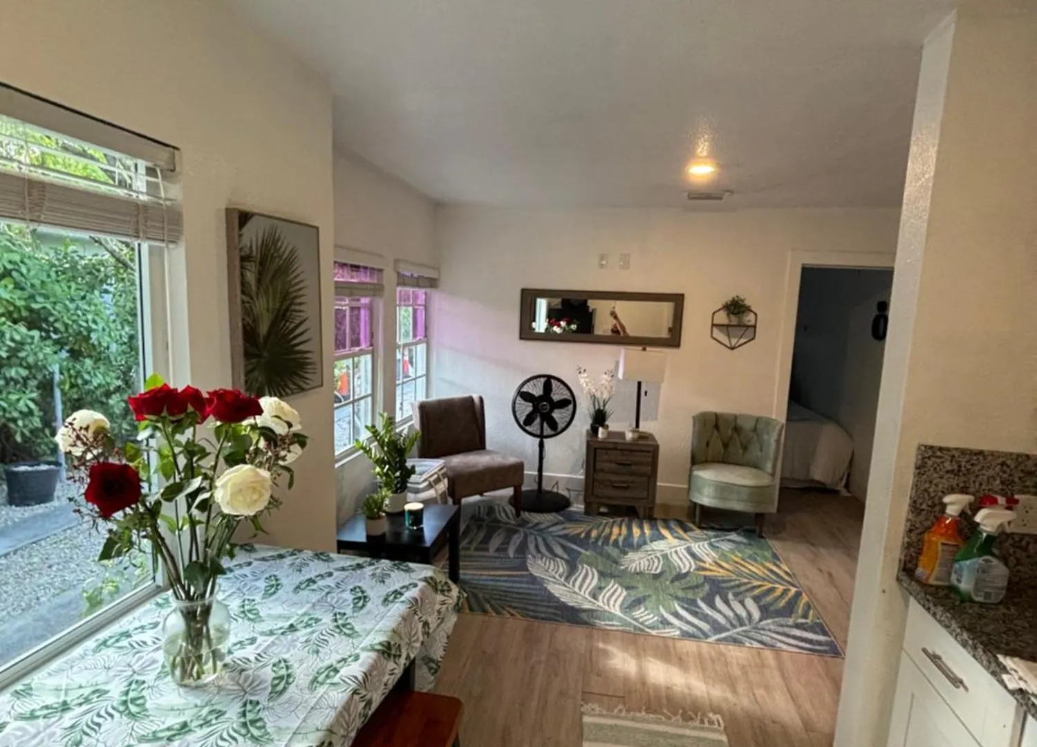 Deluxe In Location In A 2 Bedrooms Unit - Parking, Laundry And Luggage Storage Pensjonat *