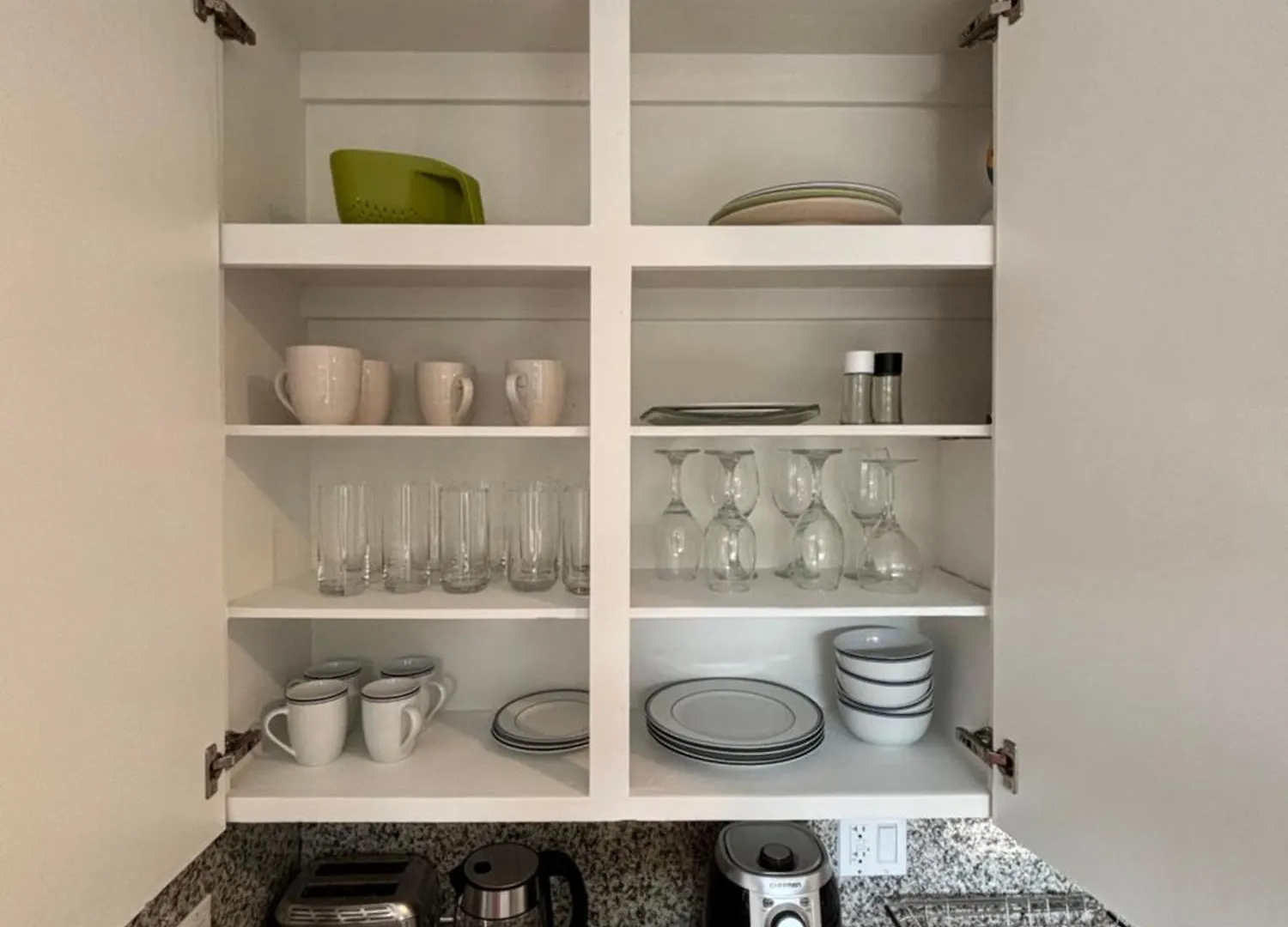 Deluxe In Location In A 2 Bedrooms Unit - Parking, Laundry And Luggage Storage