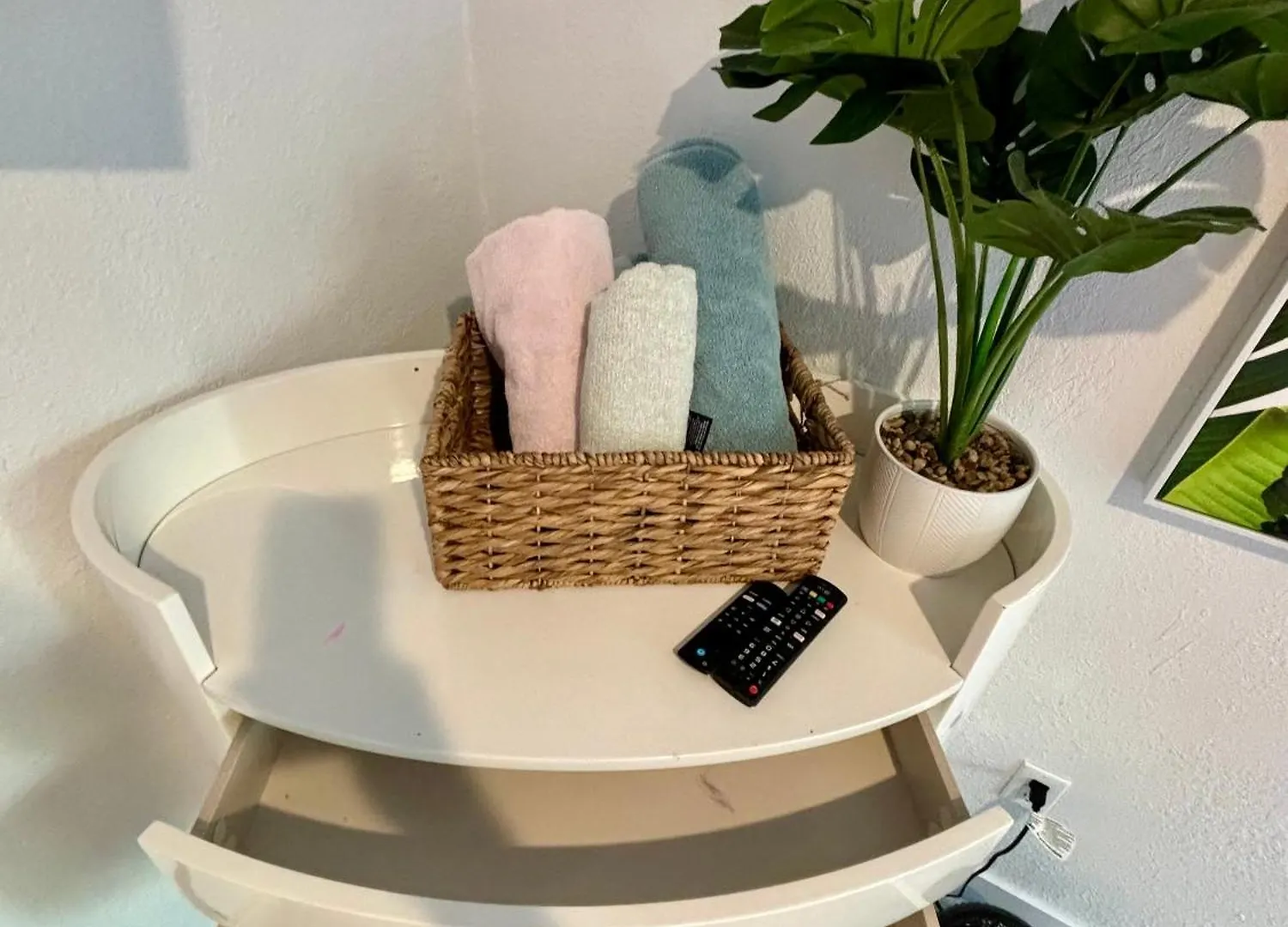 Deluxe In Location In A 2 Bedrooms Unit - Parking, Laundry And Luggage Storage Pensjonat