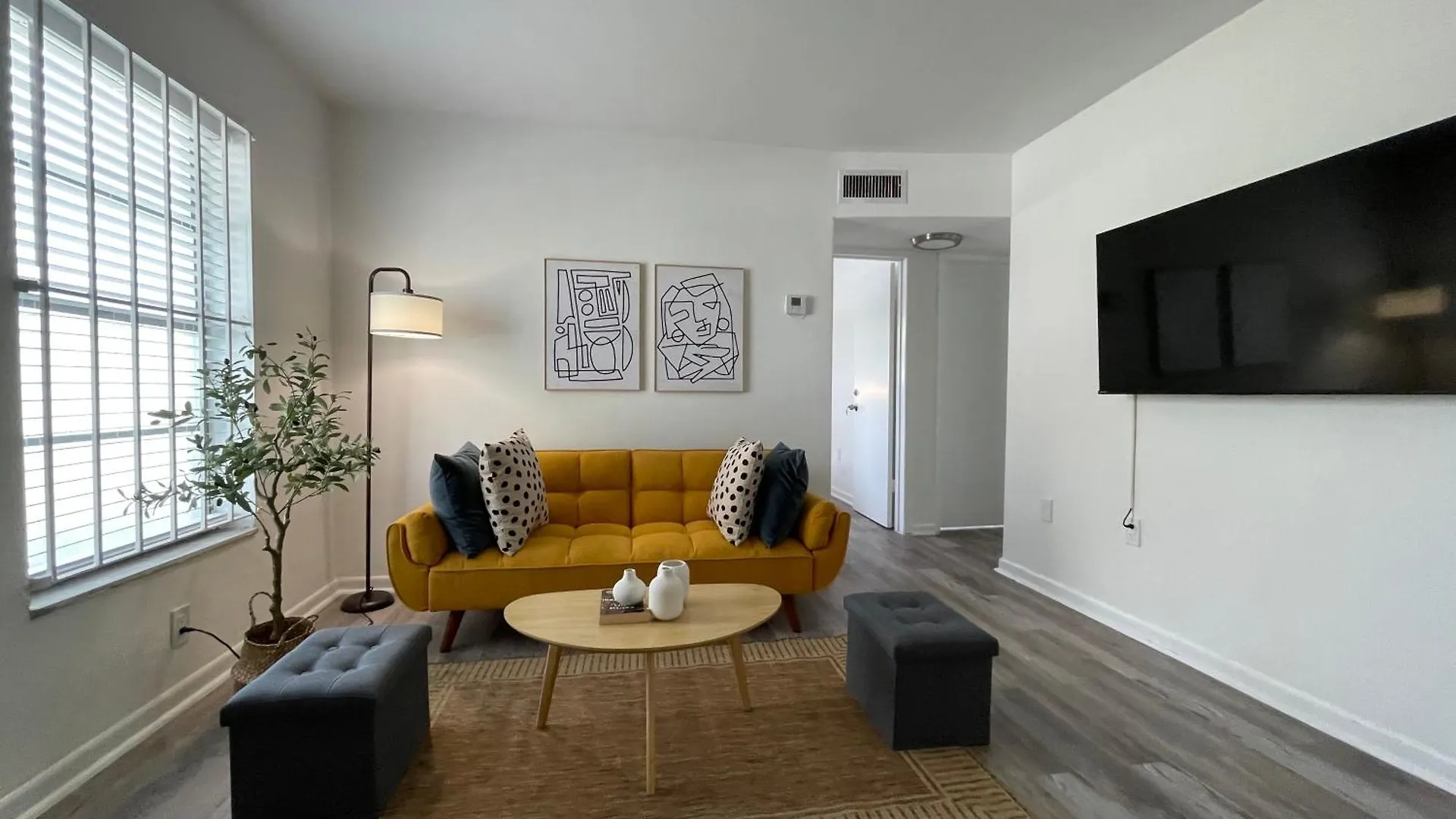 Remodeled Little Havanna Great Location