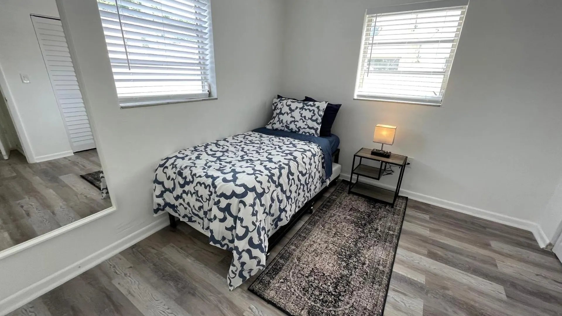 Remodeled Little Havanna Great Location *