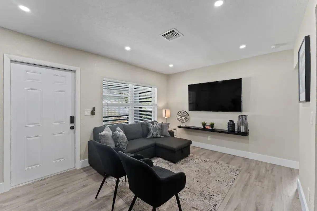 Renovu Premium House In * Miami