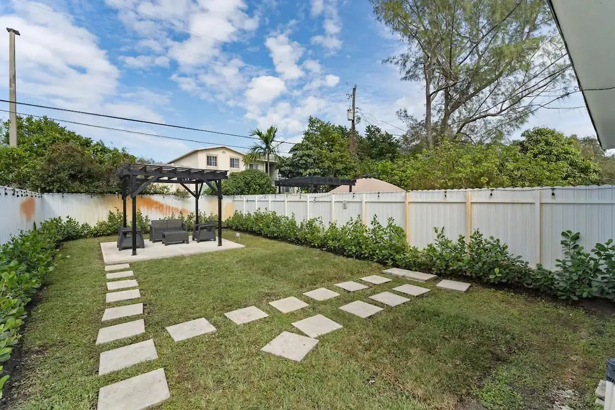 Renovu Premium House In * Miami