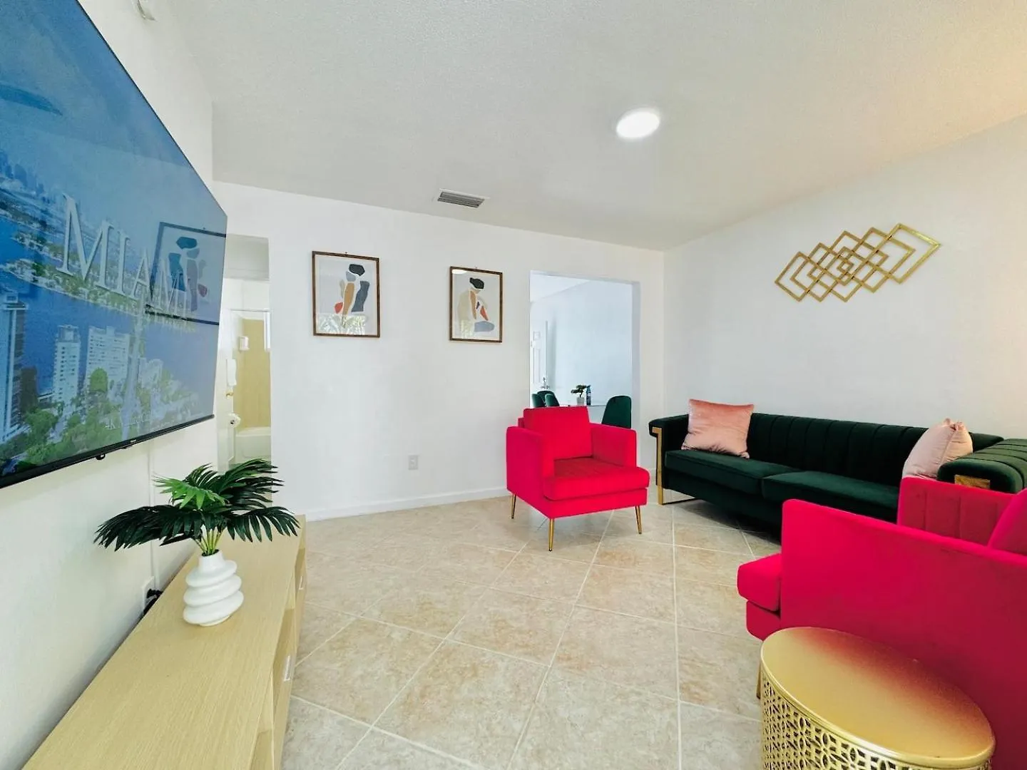 Magic Close To Skyline View Miami