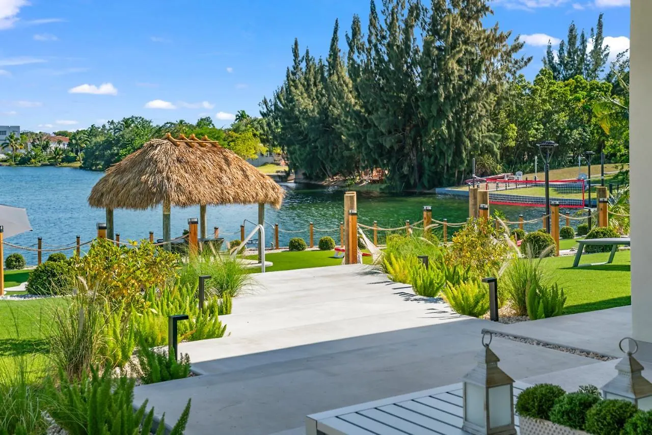 Wonderlake Infinity Pool L66 * Μαϊάμι