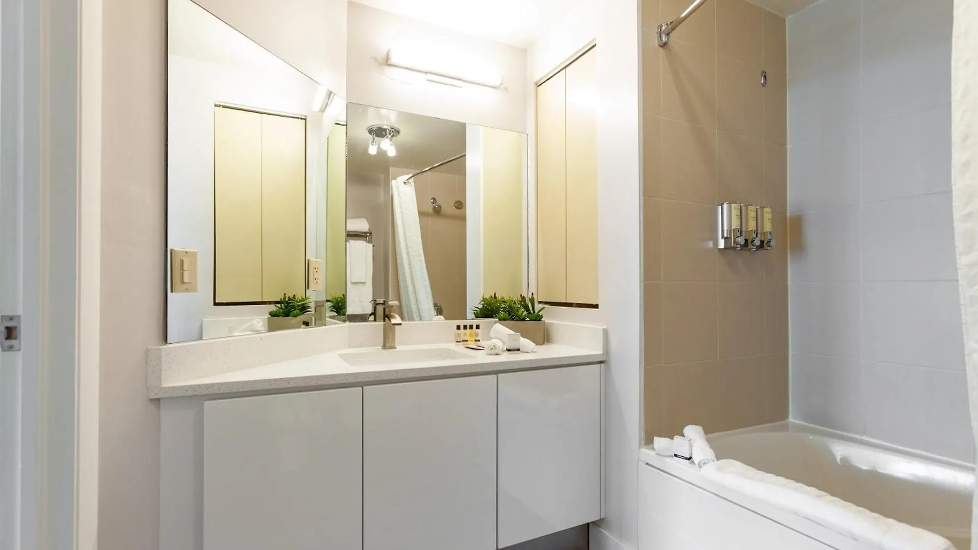 Private Residences At Arya By Sofla Vacations *