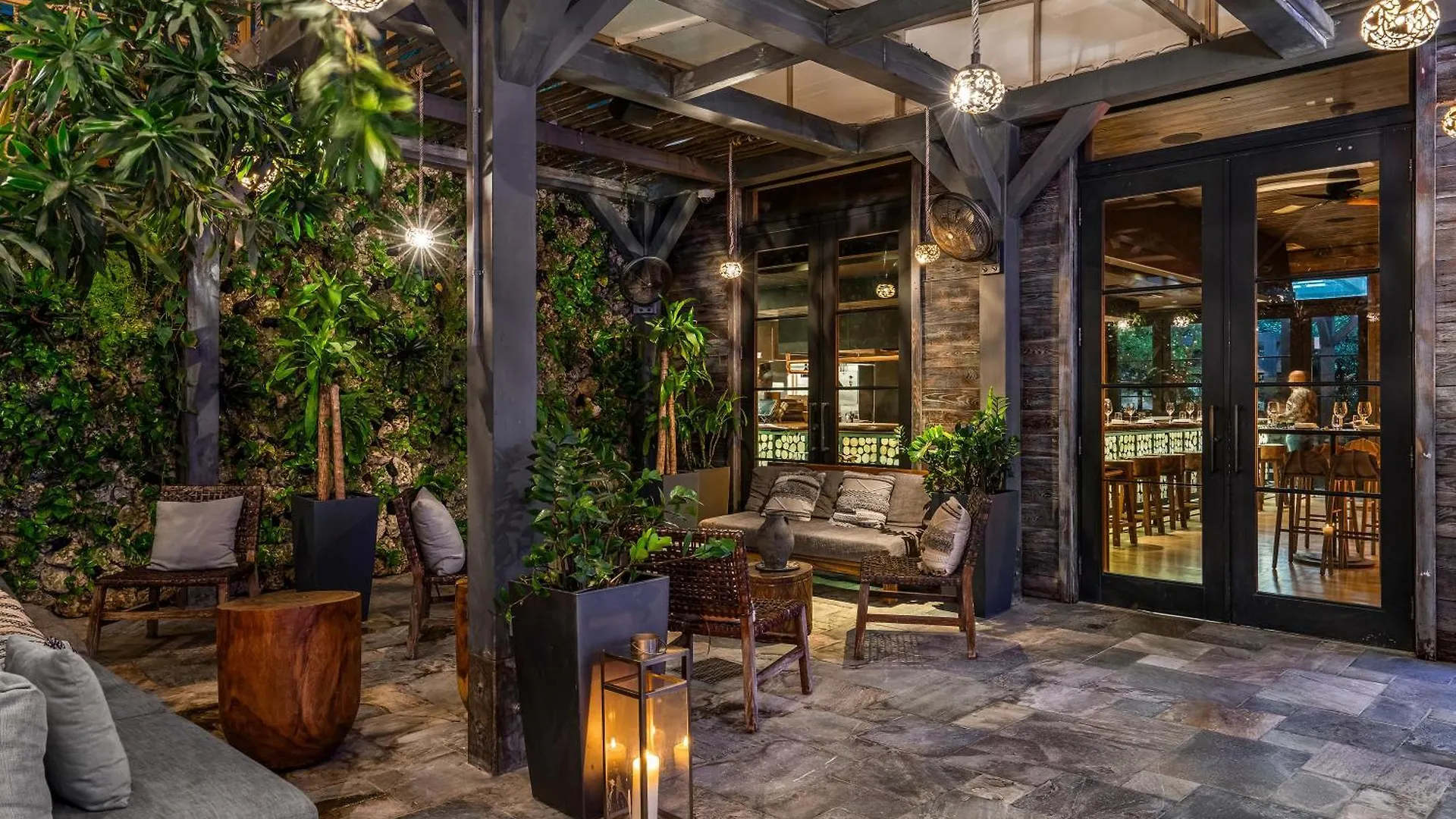 East Hotel 4*
