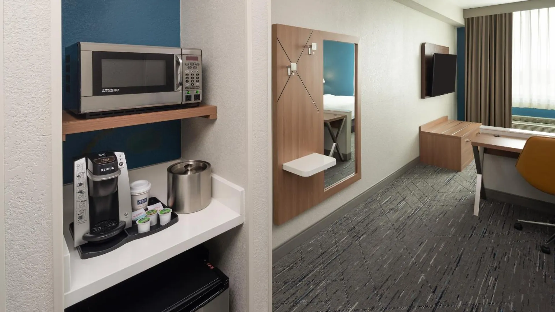 Express Airport-blue Lagoon Area By Ihg