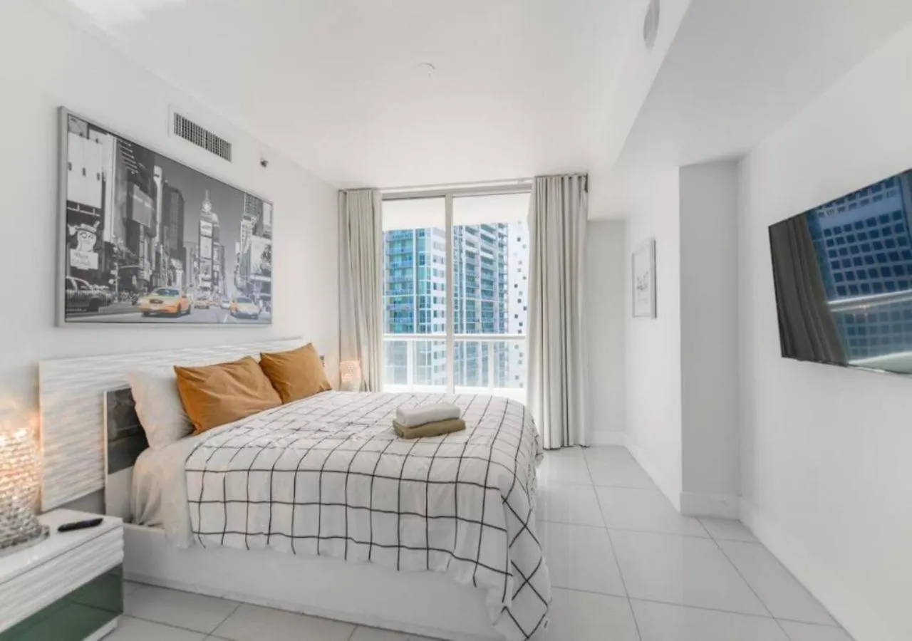 Luxury With Panoramic Views At Icon Brickell Miami
