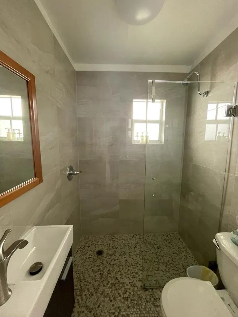 Cozy In The Heart Of Little Havana Homestay *