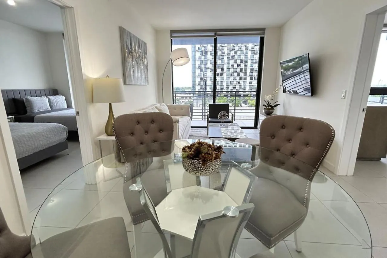 Style Luxury Living In Doral, Appartement Miami