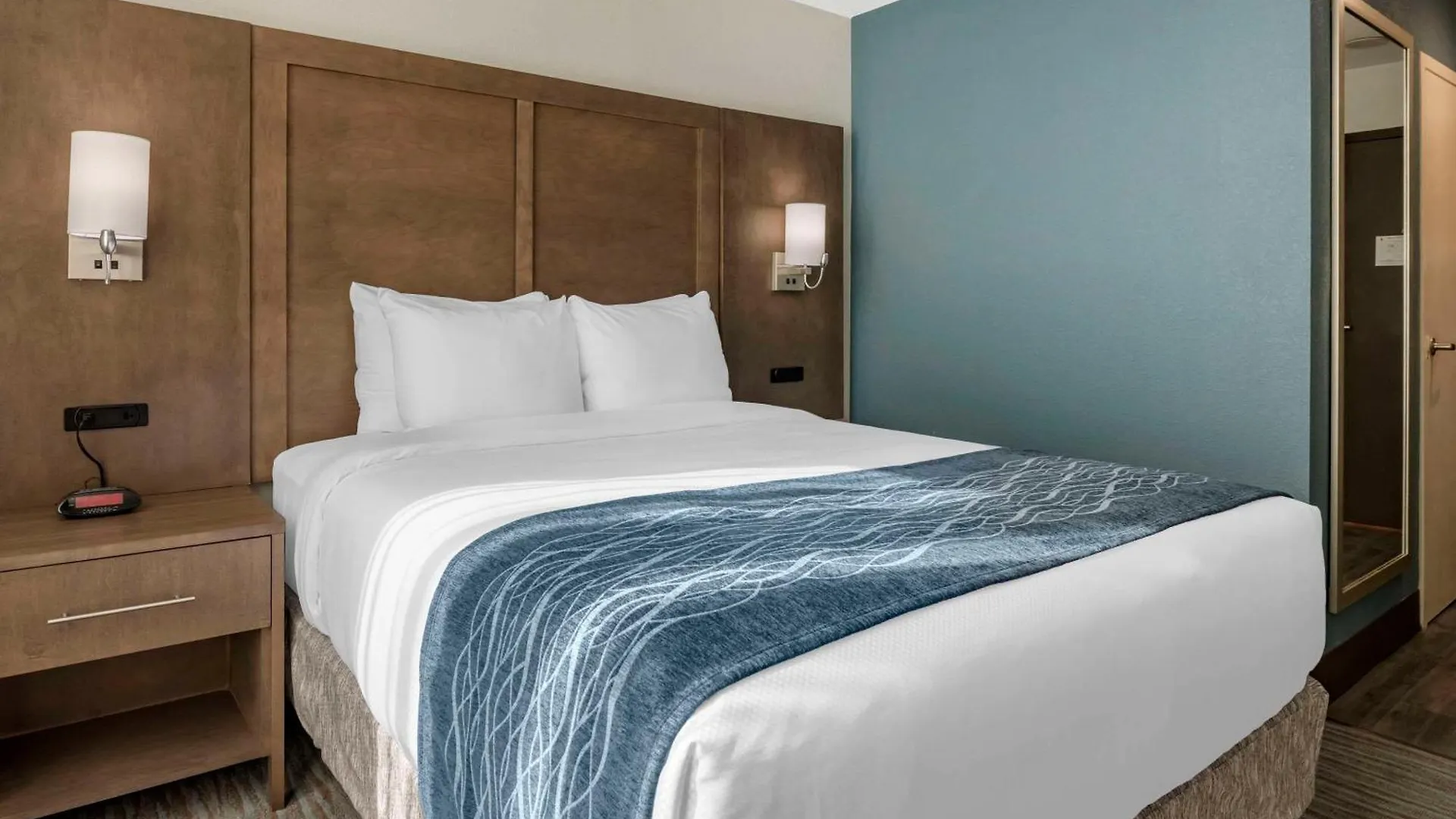 Comfort & Downtown Brickell-port Of ホテル 4*