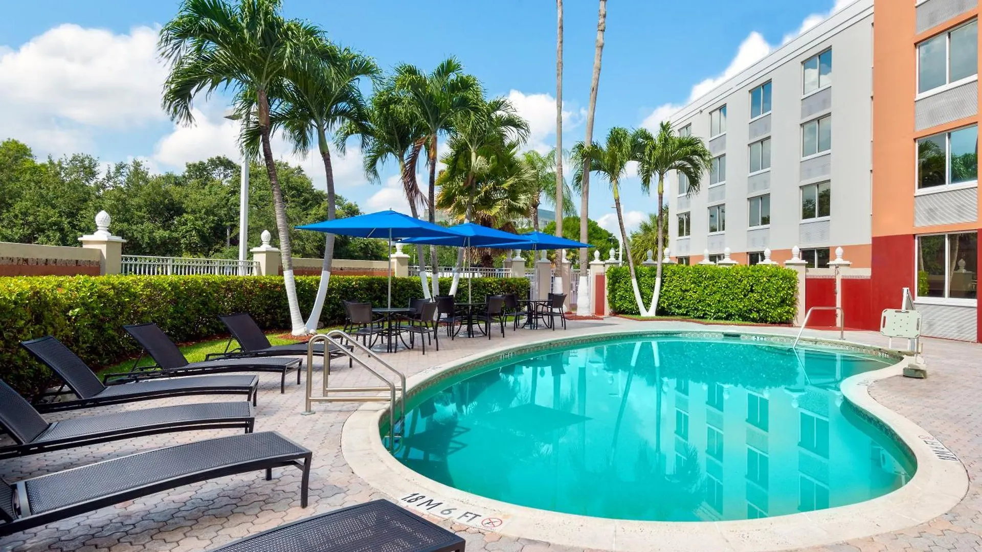 Express Miami Airport Area By Ihg Hotel Doral