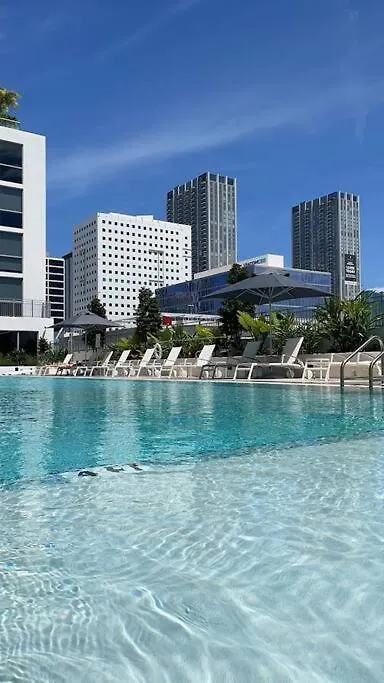Downtown King Bed, Luxe Condo, Free Parking