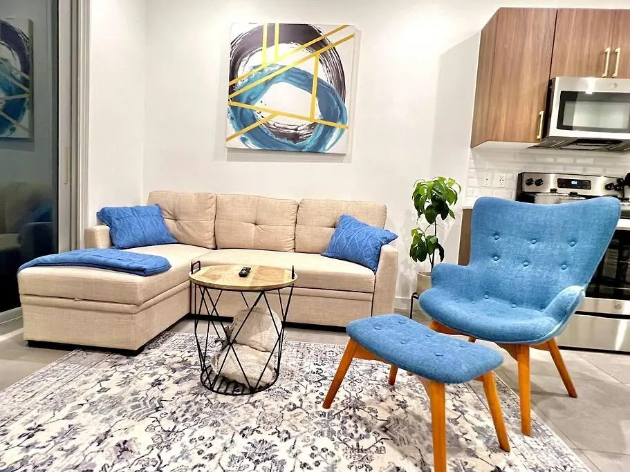 Downtown King Bed, Luxe Condo, Free Parking