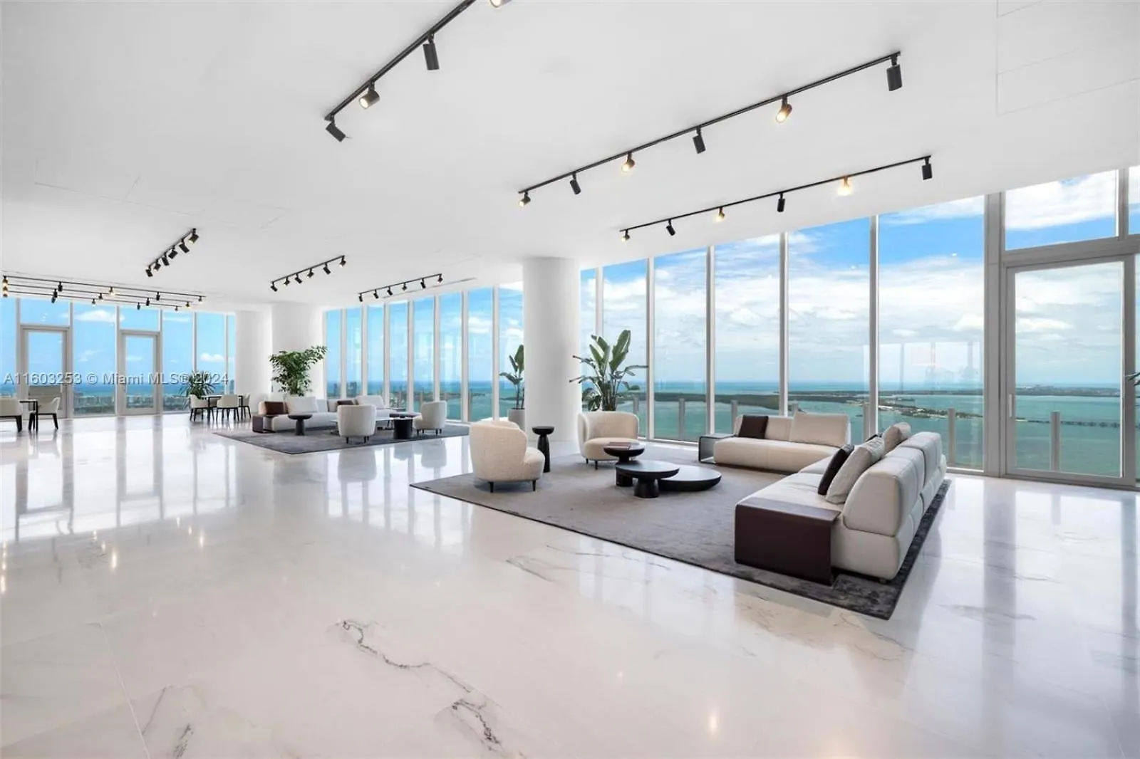 Apartman Aston Martin Tower