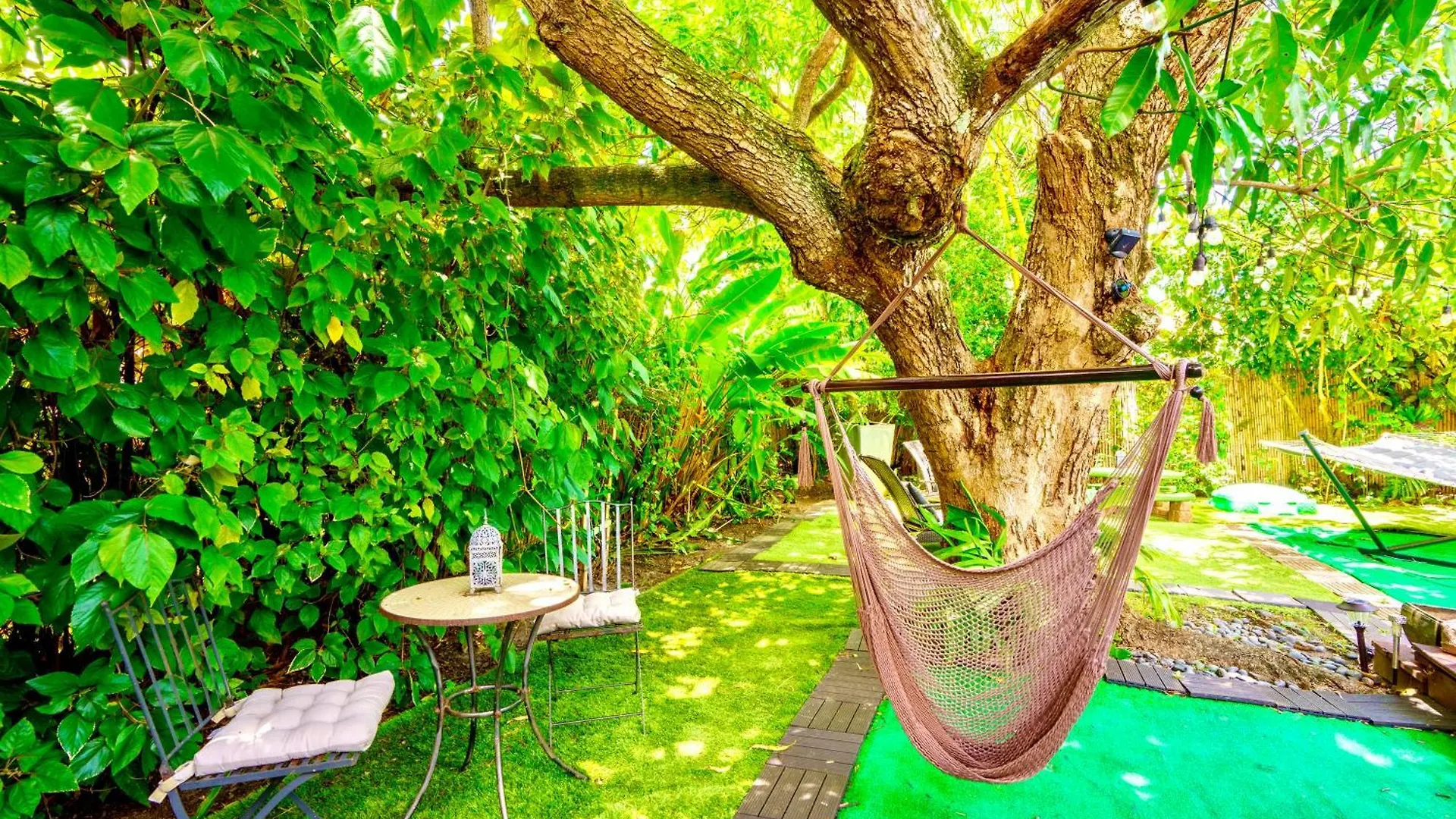 Сasa de vacaciones Entire Private Beautiful 2 Bedroom Den House With Gated Front&back Yard And Free Parking 10min Drive To