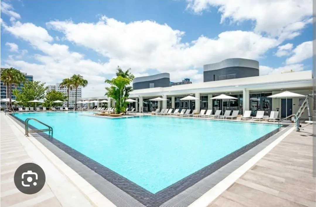 Daire Devereaux Luxury Miami