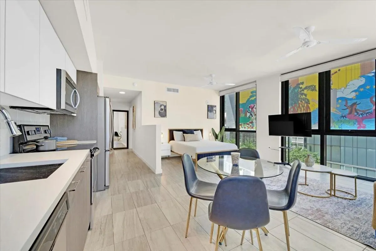 Daire Devereaux Luxury Miami