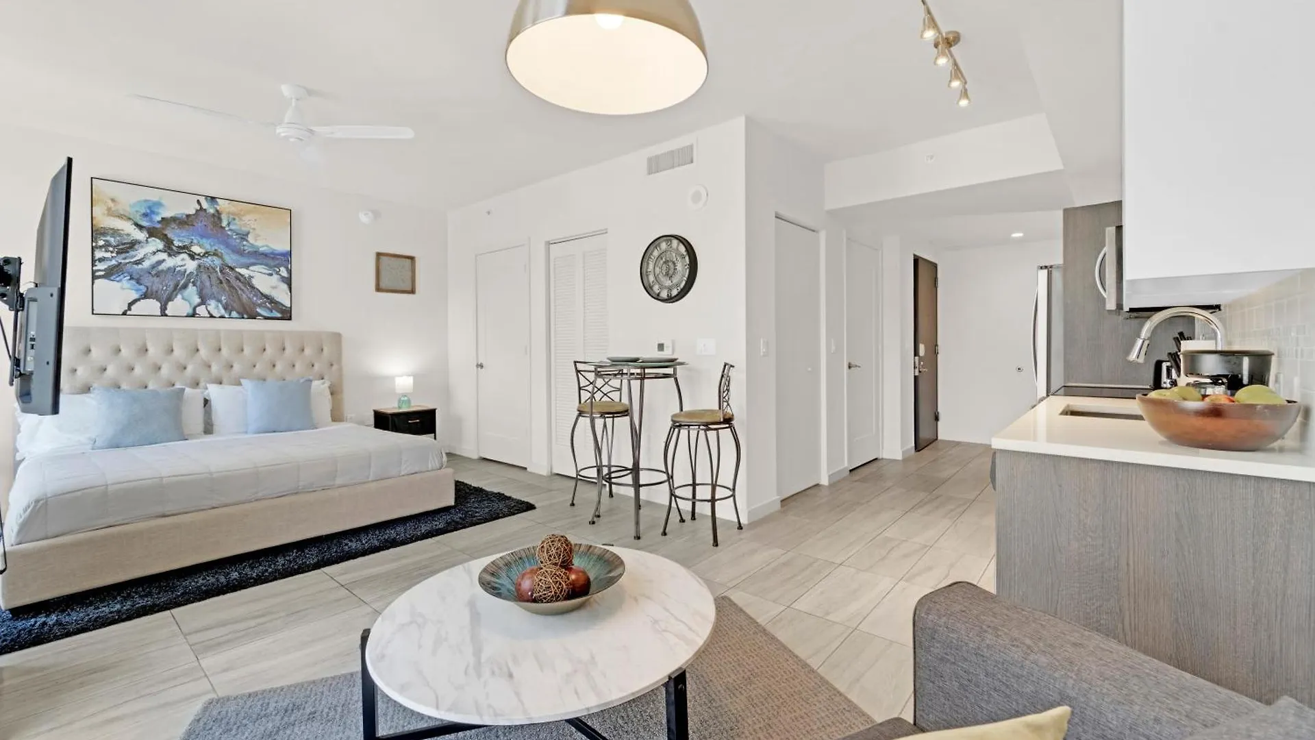 Daire Devereaux Luxury