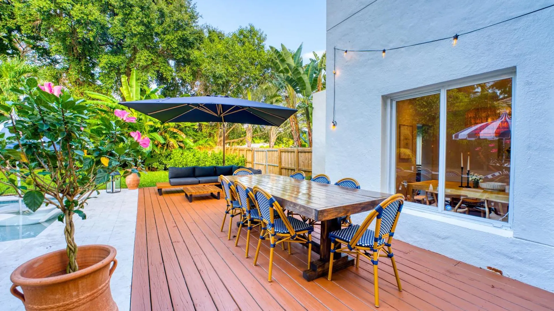 Stunning Historic With Jacuzzi Heated Pool And Style Backyard Villa *