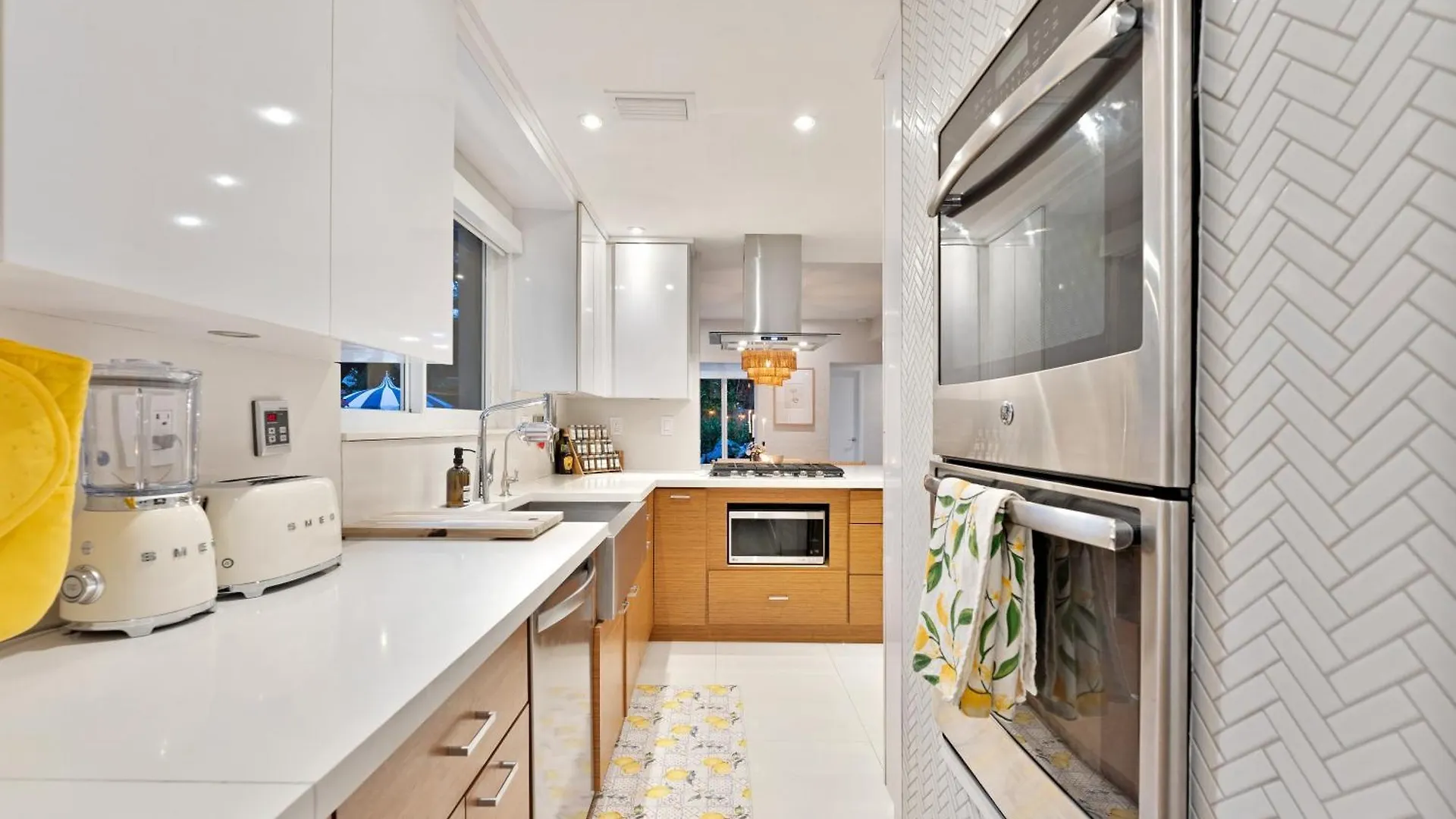 Villa Stunning Historic With Jacuzzi Heated Pool And Style Backyard *