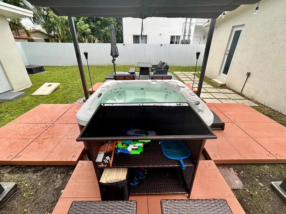 Holiday home Modern W Jacuzzi Near Wynwood-design District-mia Airport