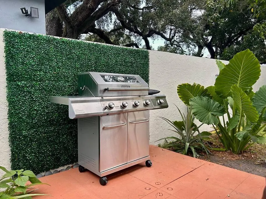 Modern W Jacuzzi Near Wynwood-design District-mia Airport Holiday home Miami