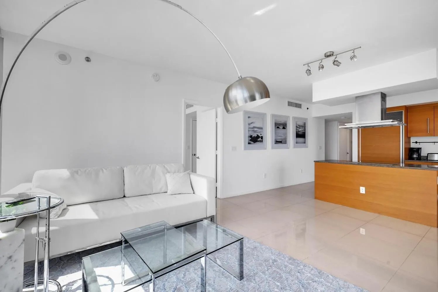 Large In W With Bay Views *
