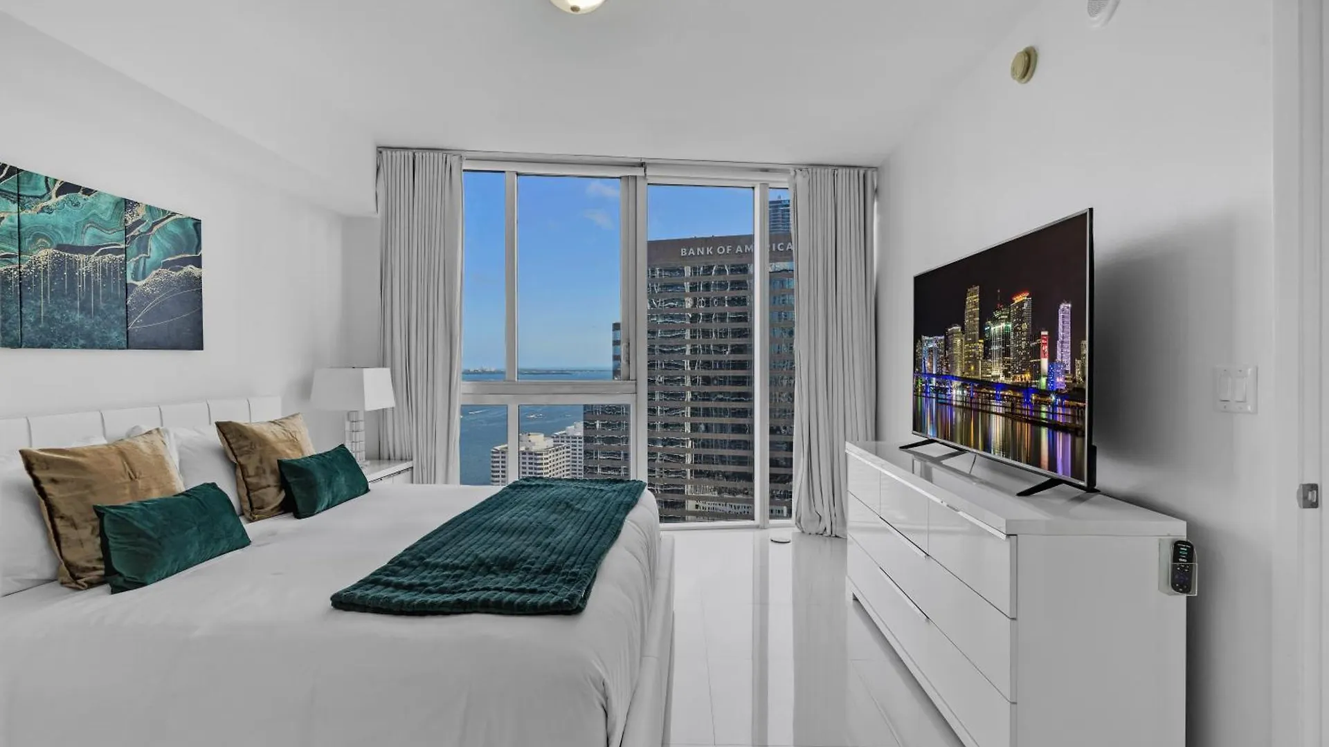 Large In W With Bay Views Apartmán *