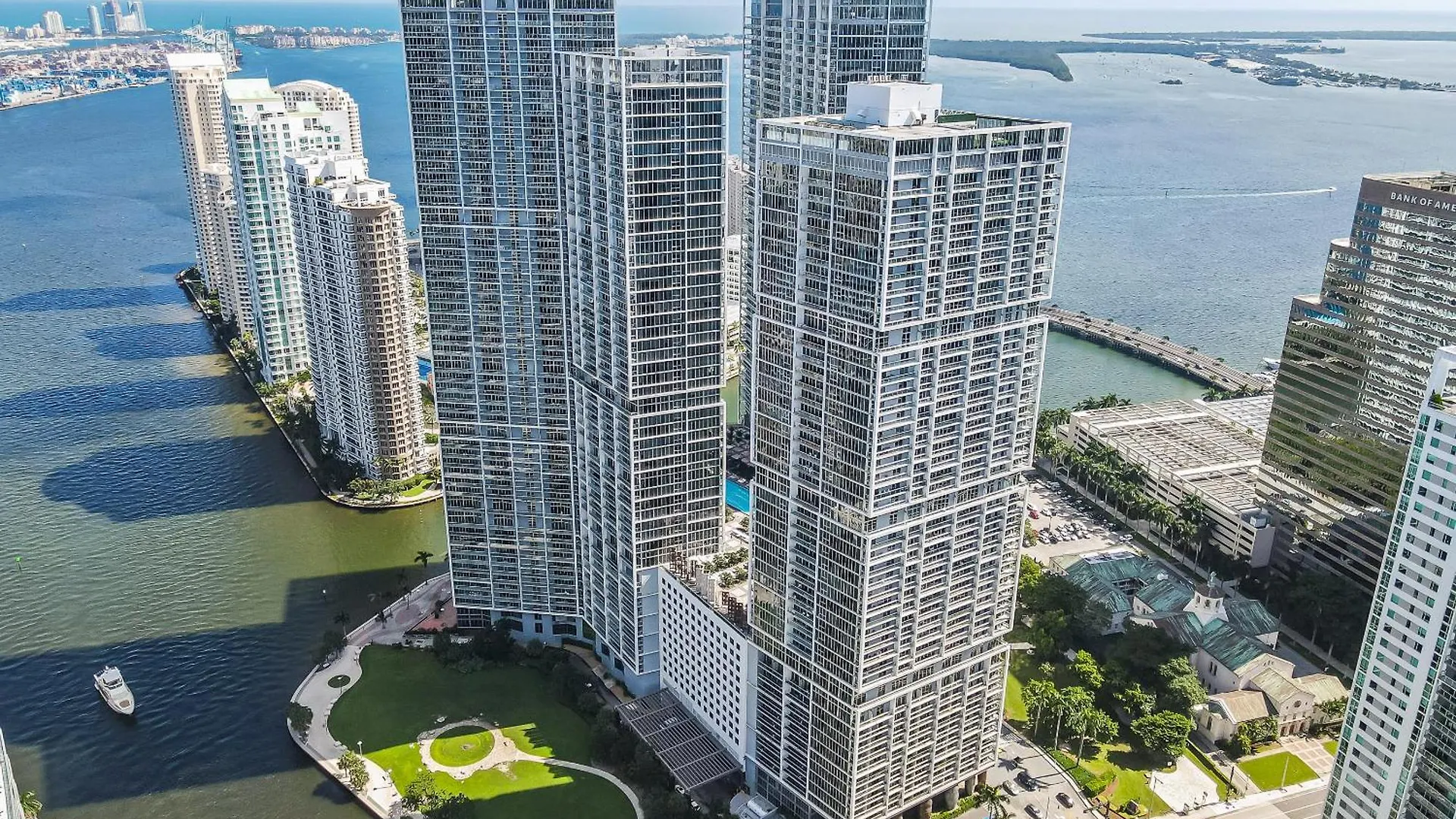 Large In W With Bay Views Apartmán *